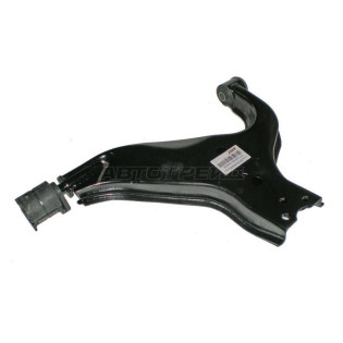 Рычаг нижний NISSAN TERRANO/PATHFINDER/ELGRAND/INFINITY QX4 96-03 прав SAT